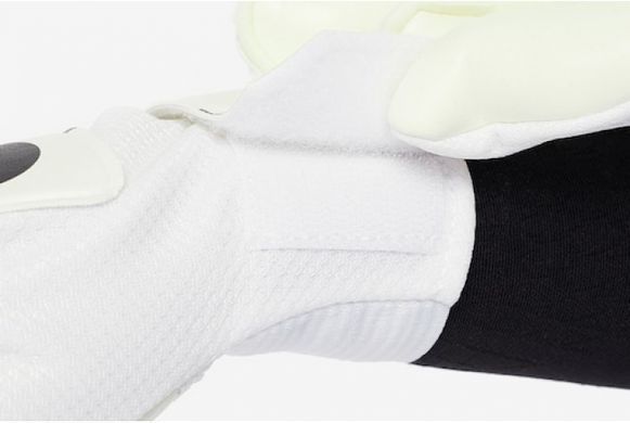 Вратарские перчатки Nike NK GK MATCH JR-FA20 белый Дет 8 (21.6 см)